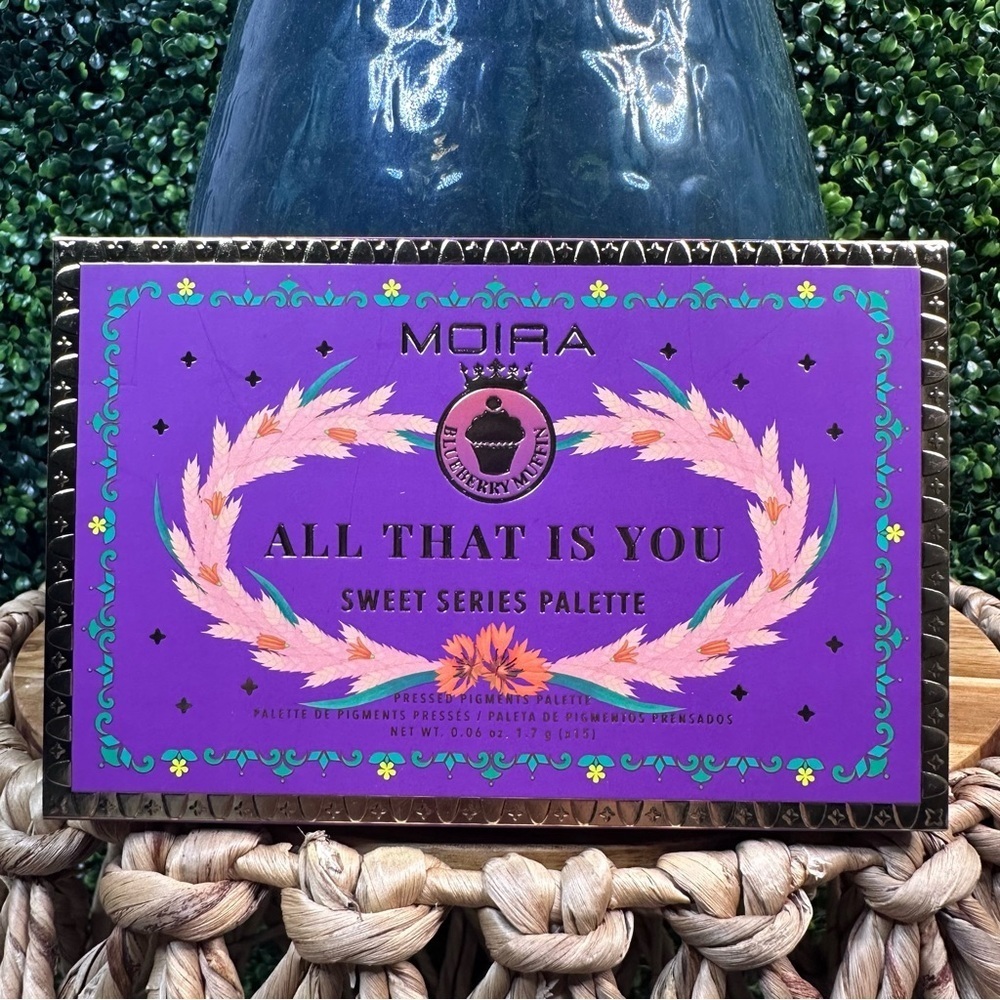Purple‎ eye shadow palette new